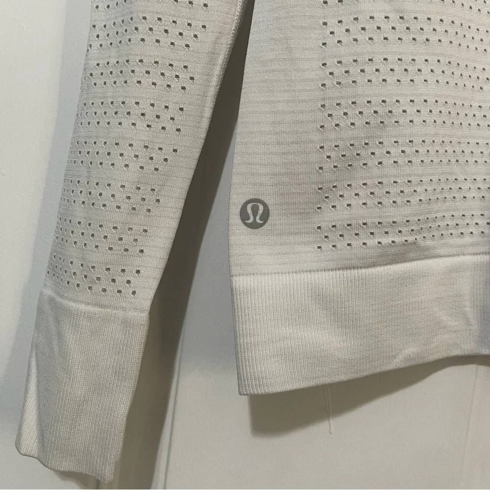 Lululemon White Breezy By Longsleeve Size 8/10‎